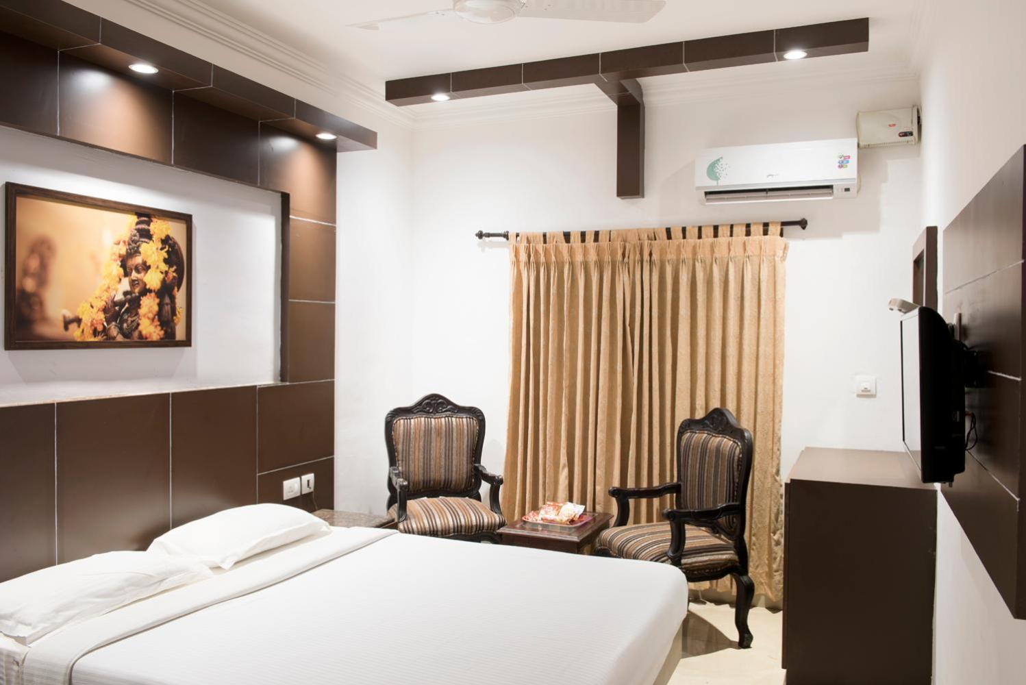 The Vyshakh Hotel Guruvāyūr Eksteriør billede
