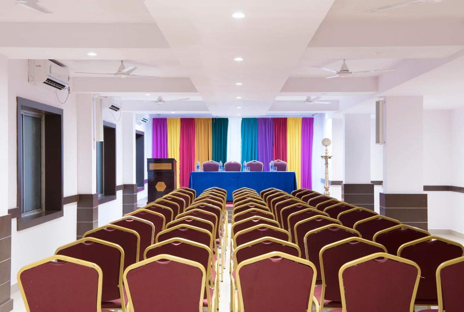 The Vyshakh Hotel Guruvāyūr Eksteriør billede