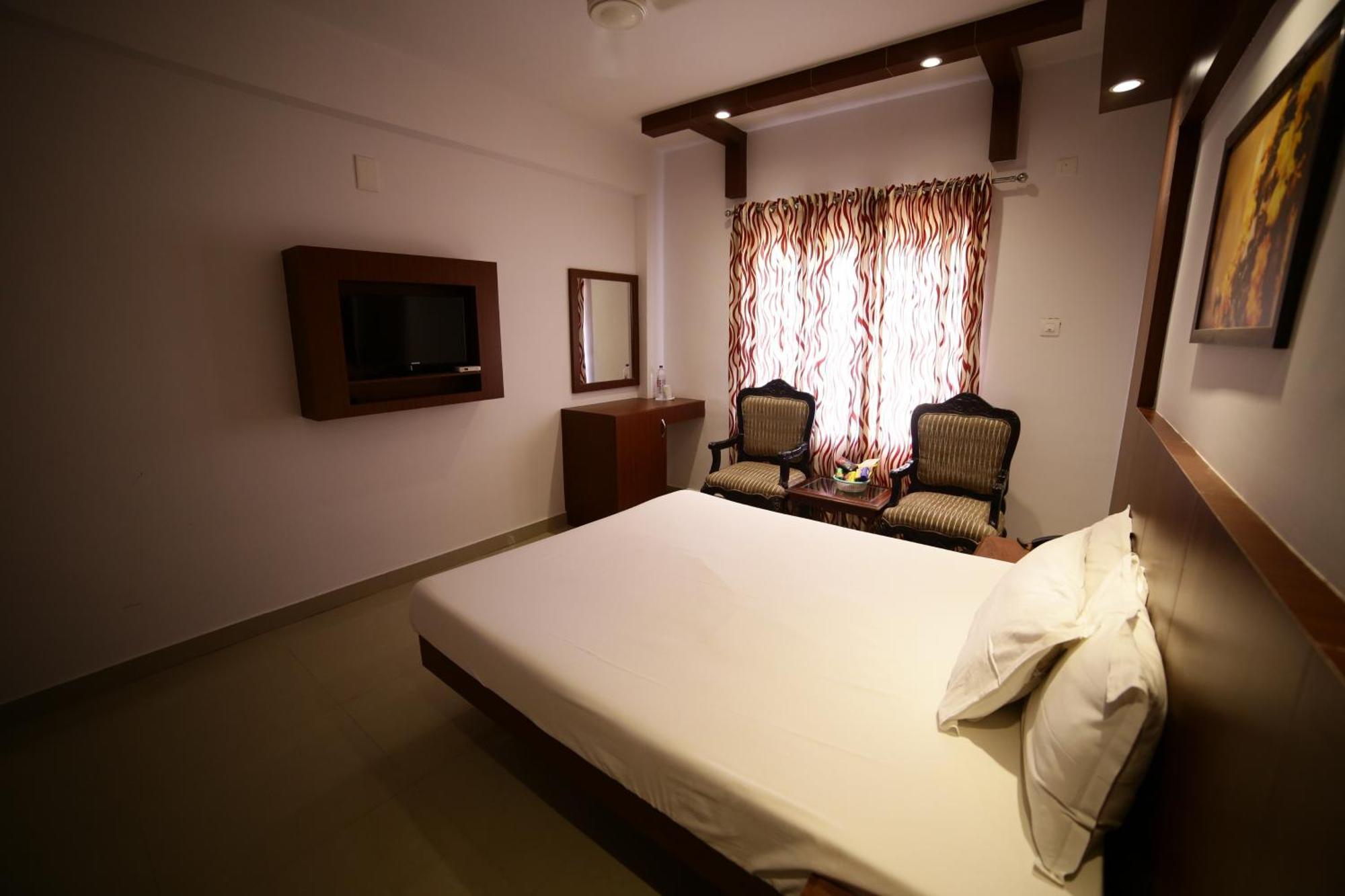 The Vyshakh Hotel Guruvāyūr Eksteriør billede