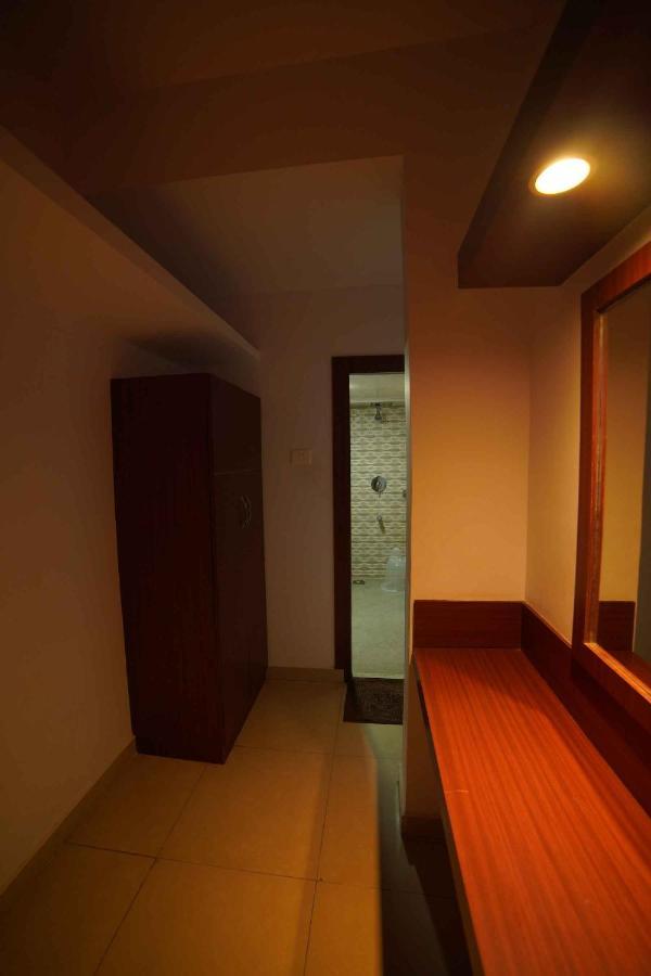 The Vyshakh Hotel Guruvāyūr Eksteriør billede