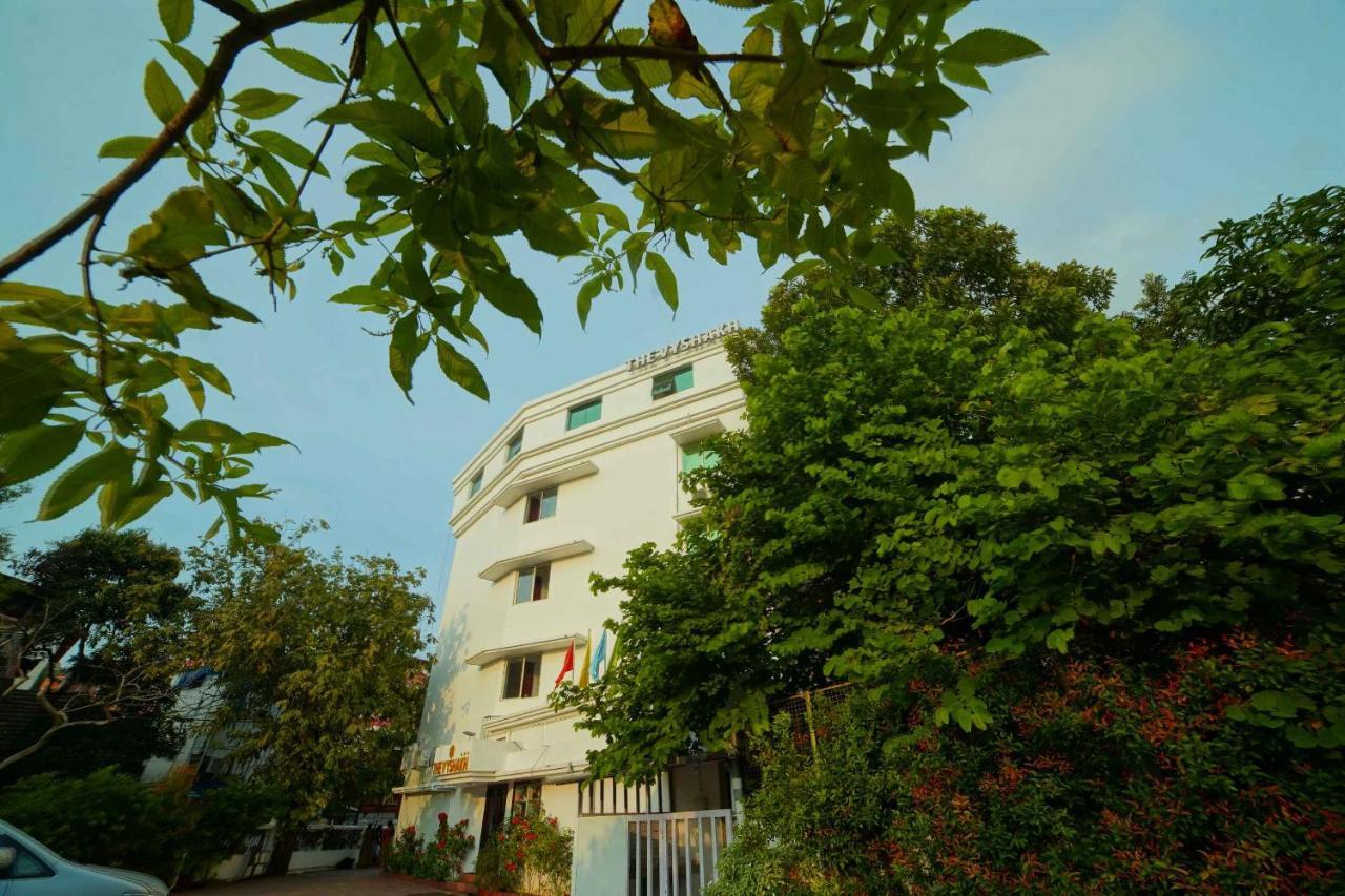 The Vyshakh Hotel Guruvāyūr Eksteriør billede