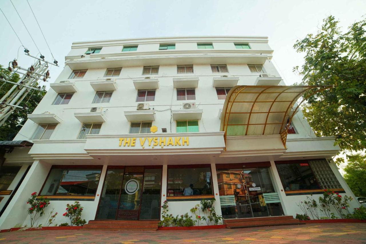The Vyshakh Hotel Guruvāyūr Eksteriør billede